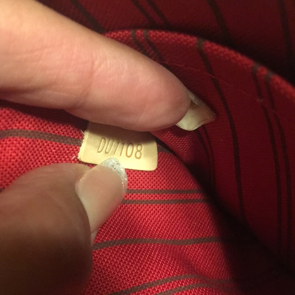 New! Authentic LV MM monogram wristlet purse.😍👝 - Picture 4 of 6